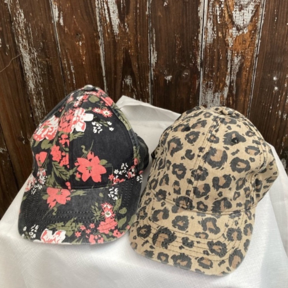 Women’s hats - new without tag.